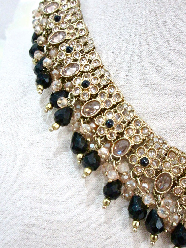 Navyaani Necklace Set