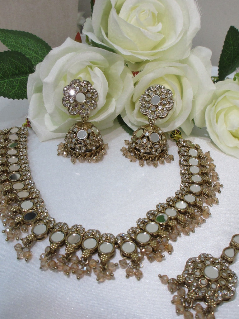 Vedika Necklace Set