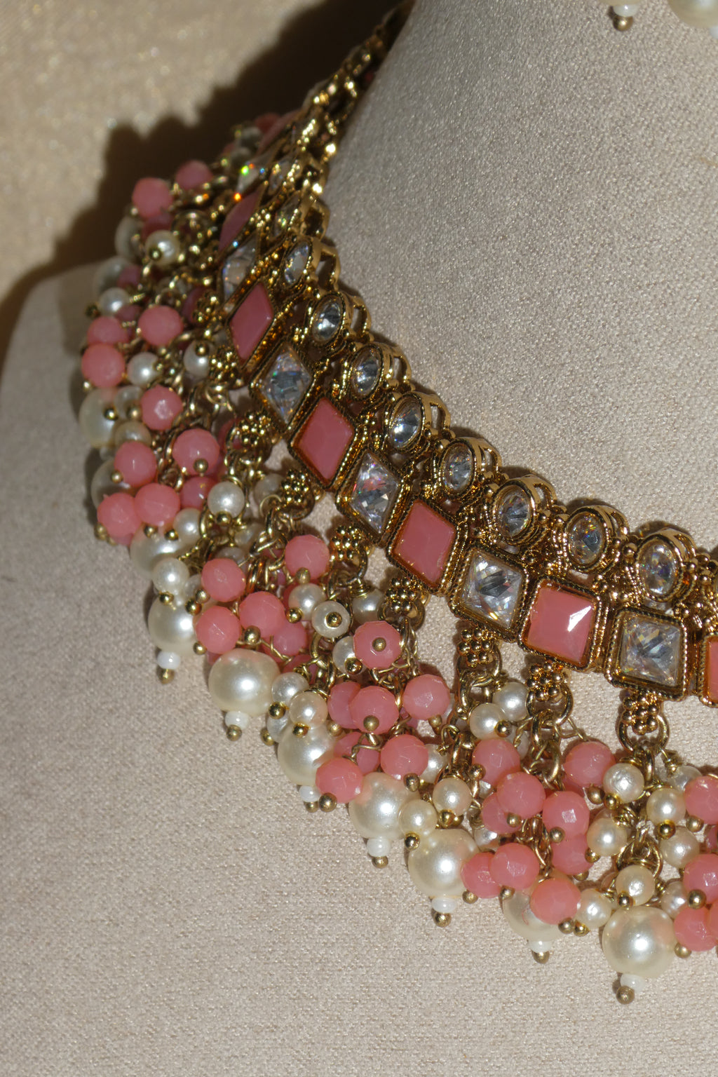 Arya Necklace Set