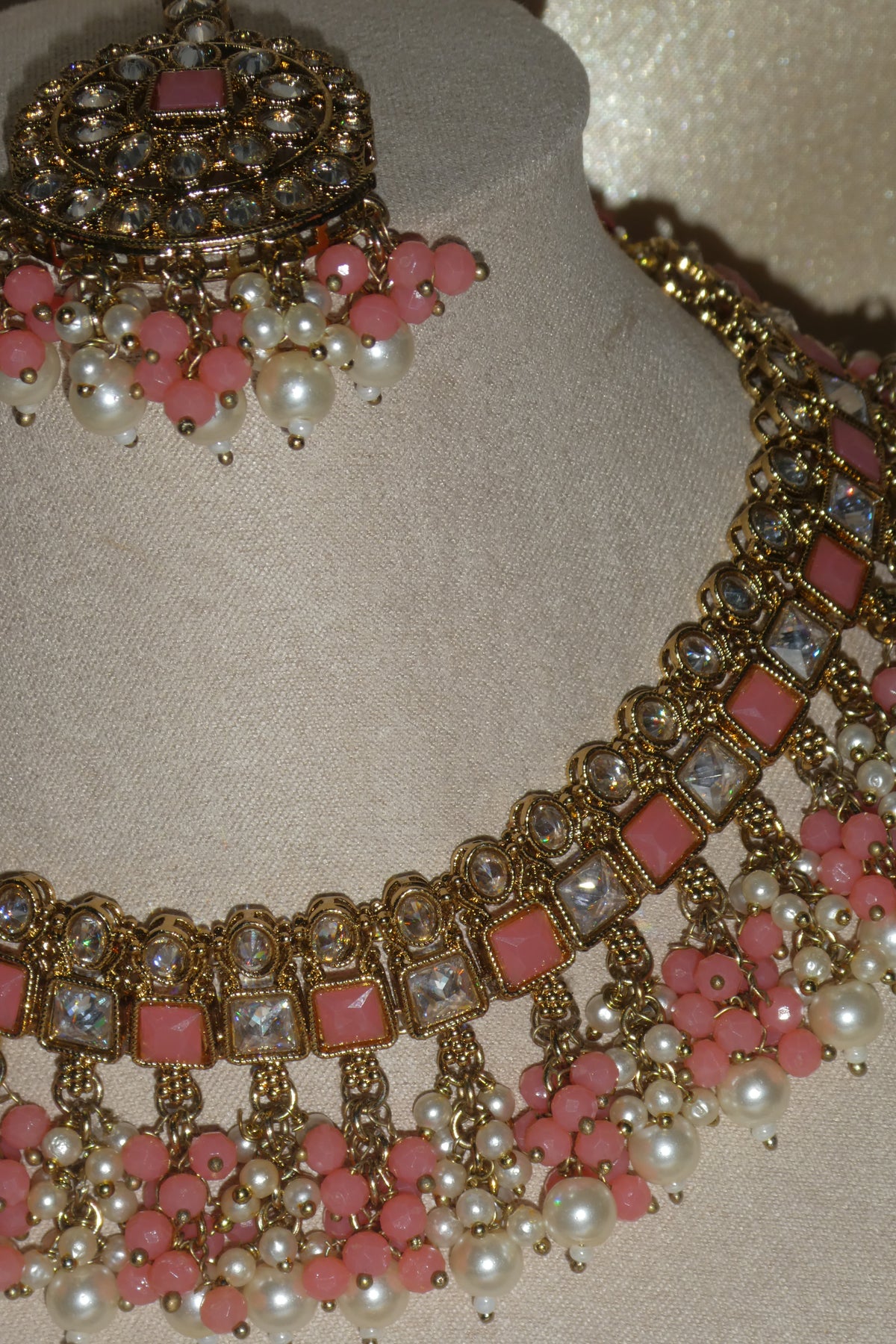 Arya Necklace Set