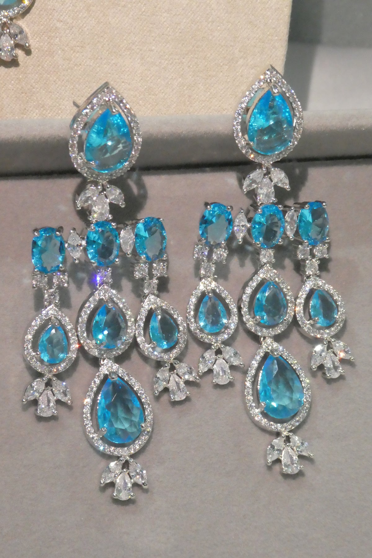 Iraa Necklace Set