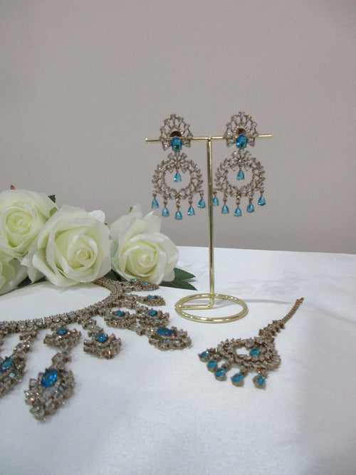 Anvika Earring Set
