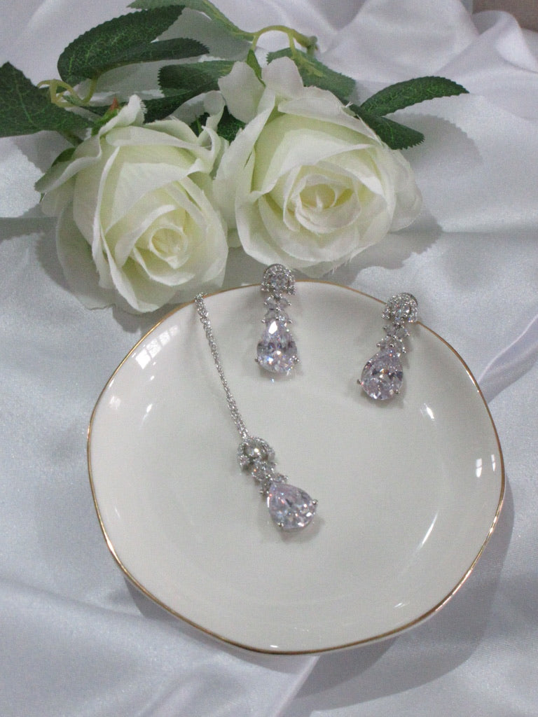 Asha Necklace Set
