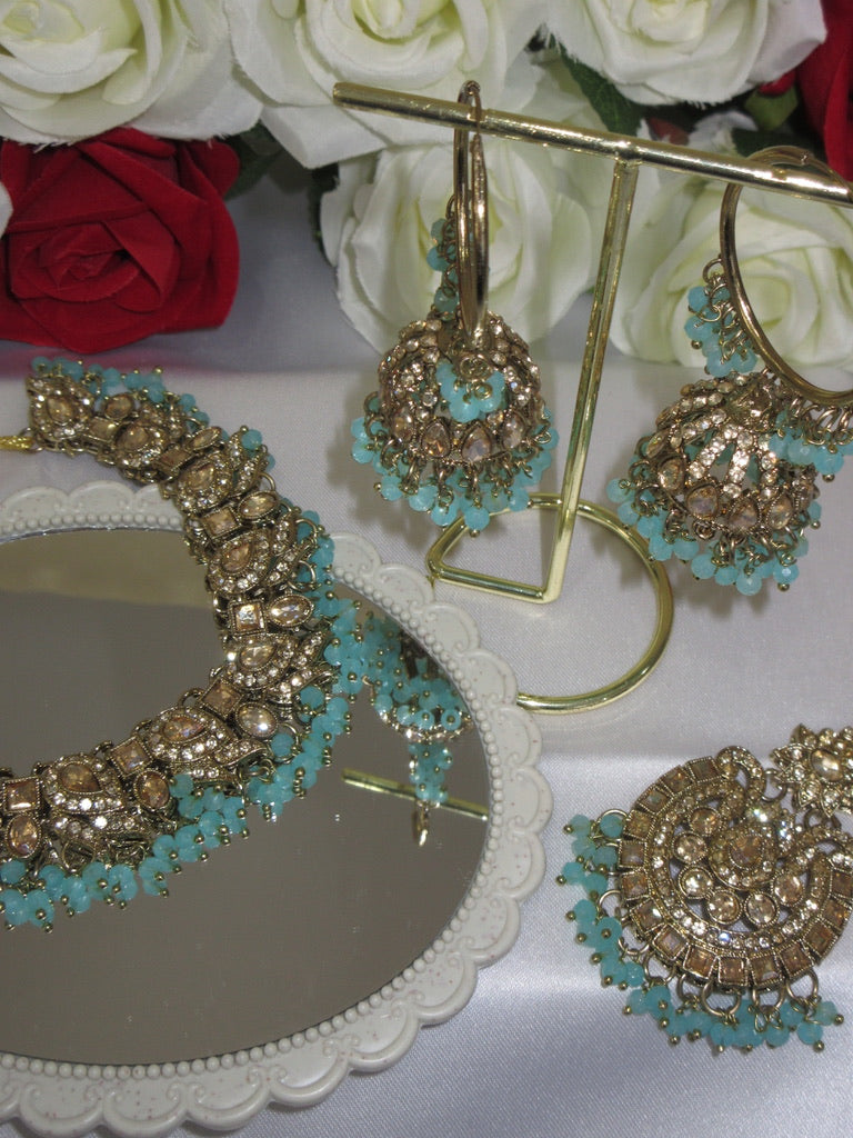 Aashi Necklace Set