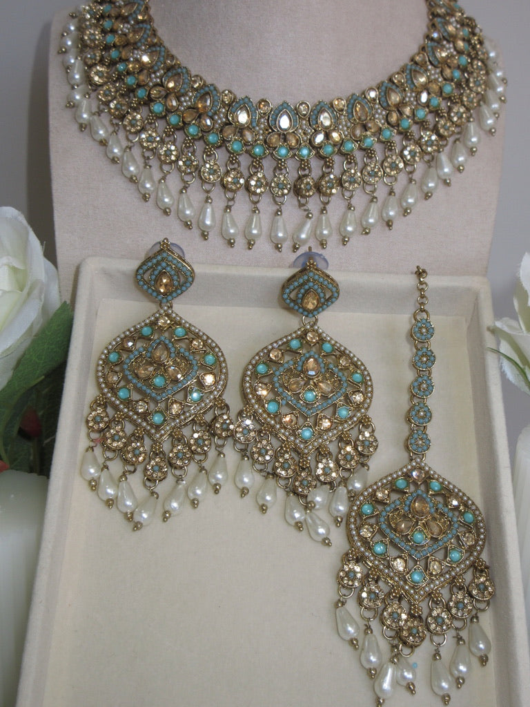 Priya Necklace Set