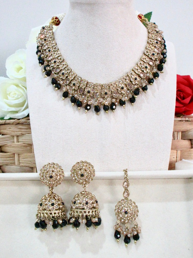 Navyaani Necklace Set