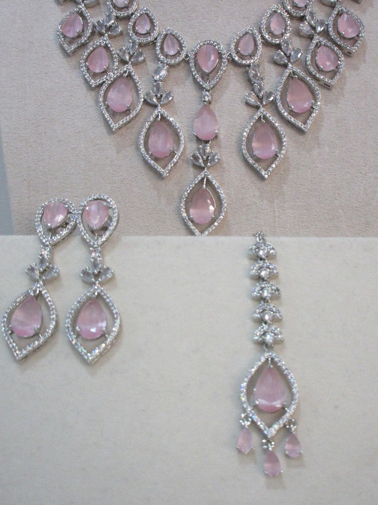 Nerisha Necklace Set