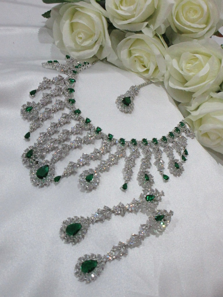 Shaalvi Necklace Set