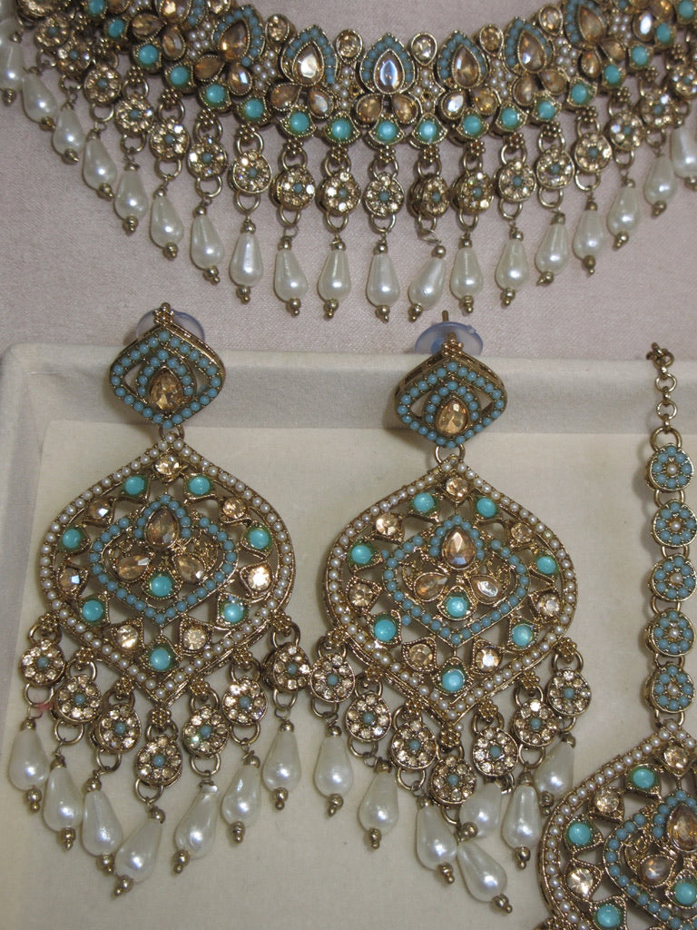 Priya Necklace Set