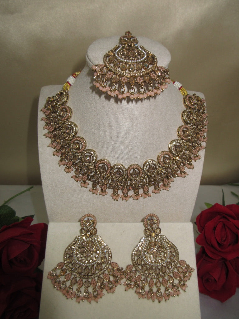 Kyna Necklace Set