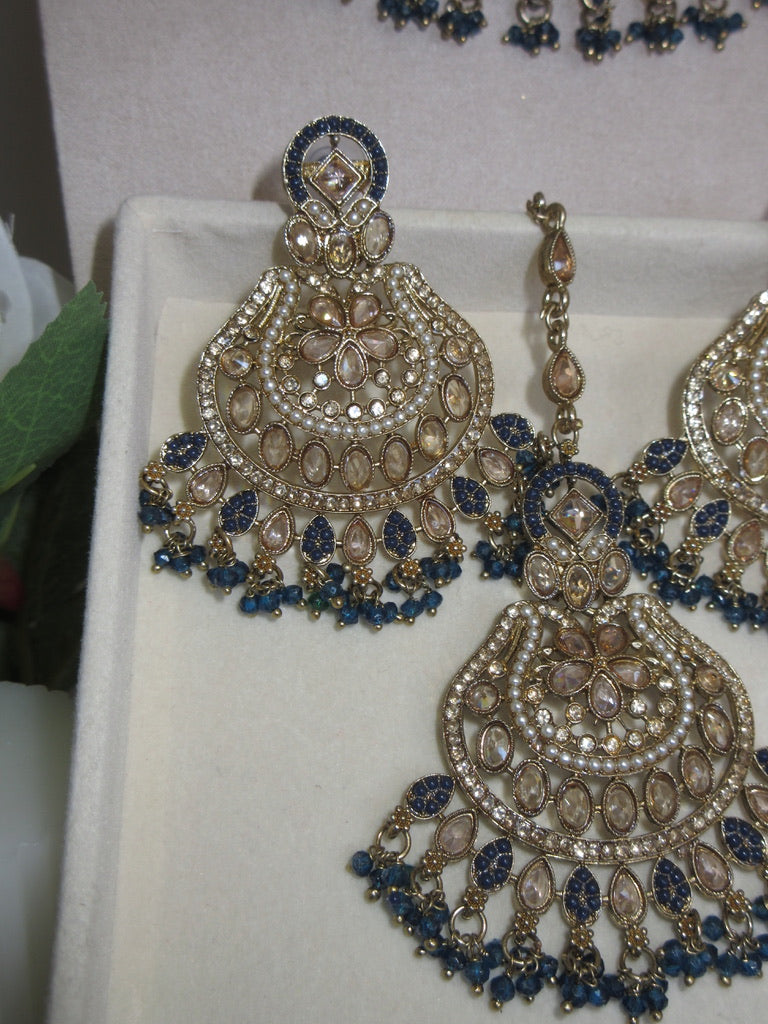 Mahika Necklace Set