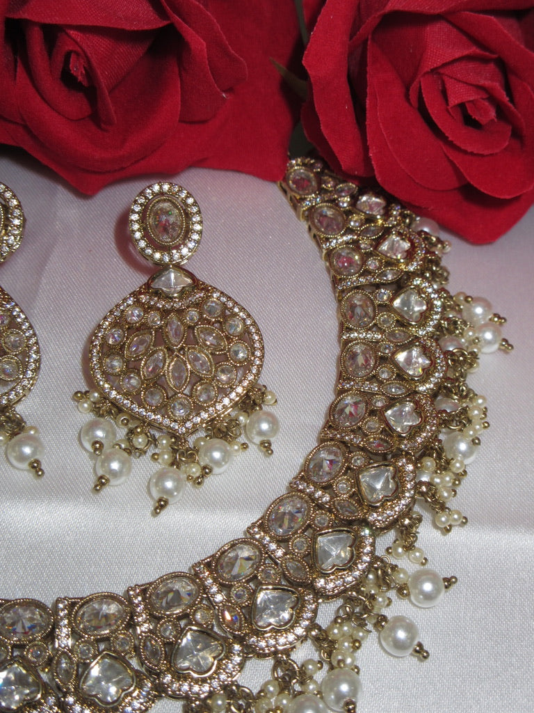 Eshika Necklace Set