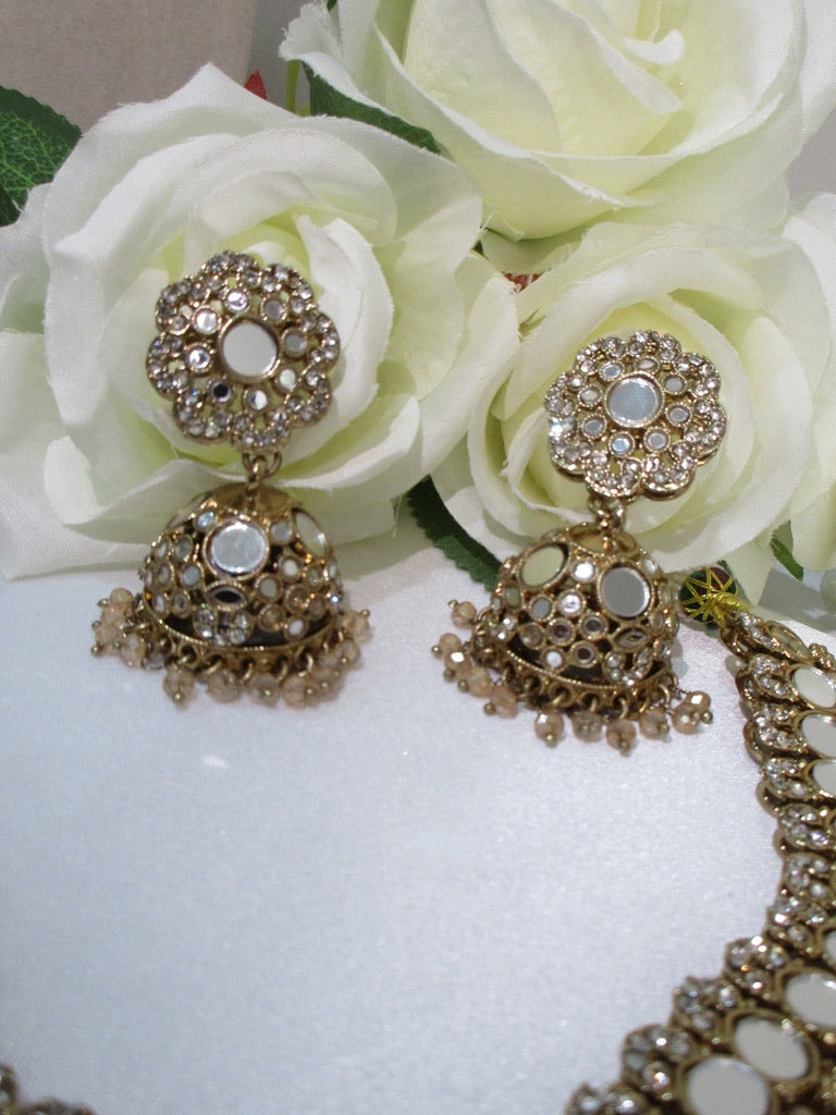 Vedika Necklace Set