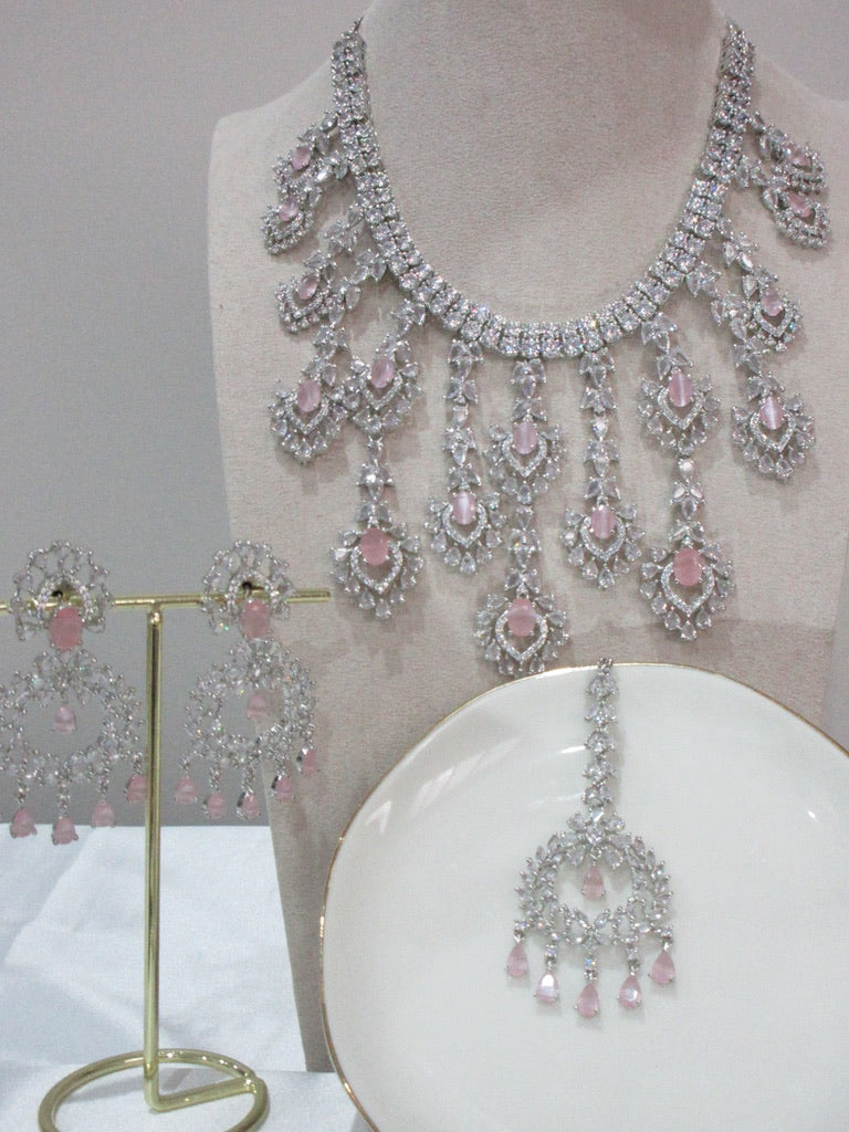 Ravina Necklace Set