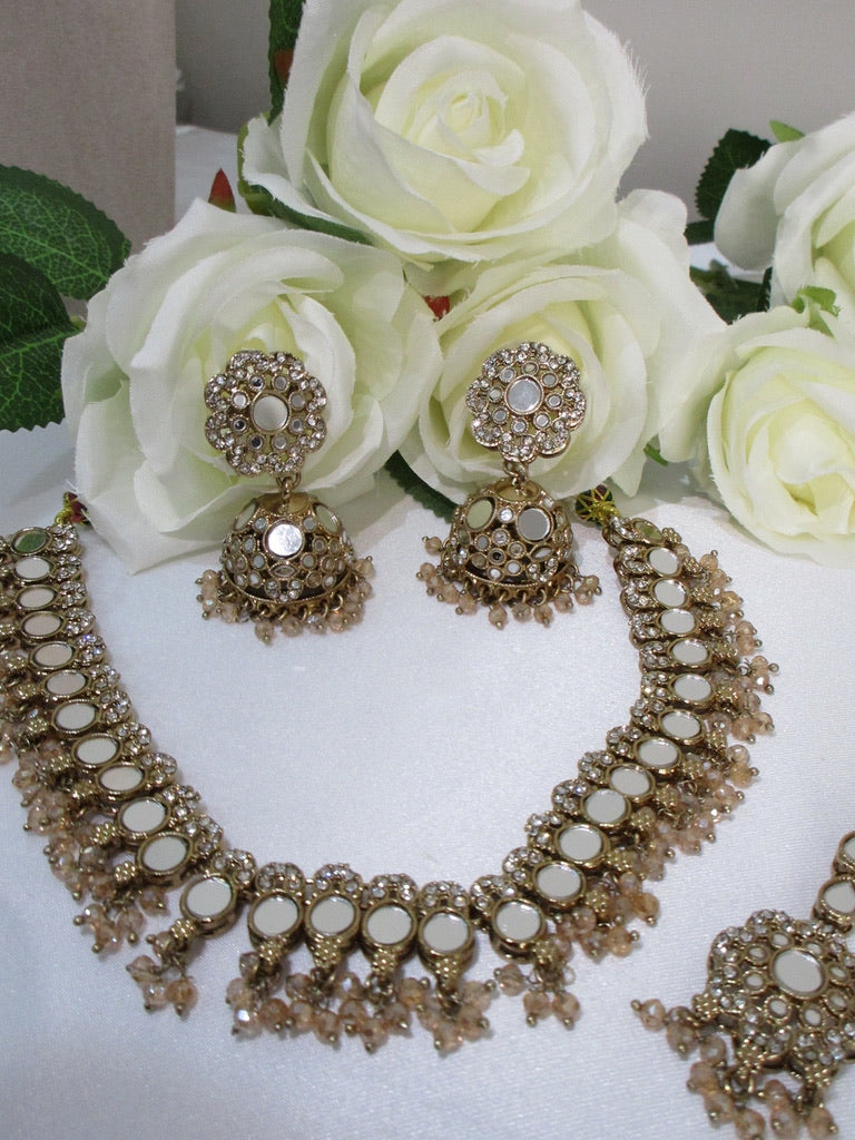 Vedika Necklace Set