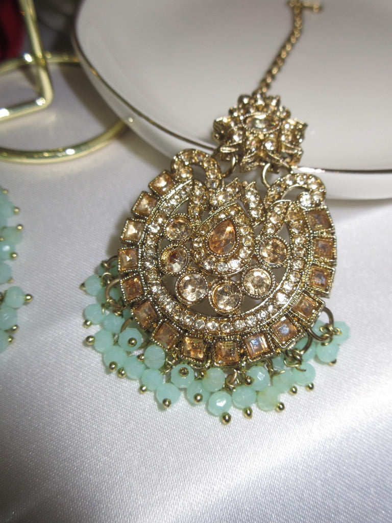 Aashi Necklace Set