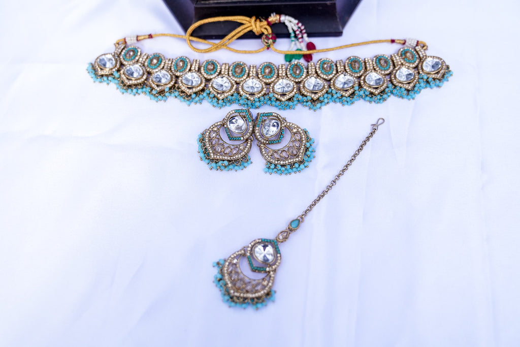 Eira Necklace Set