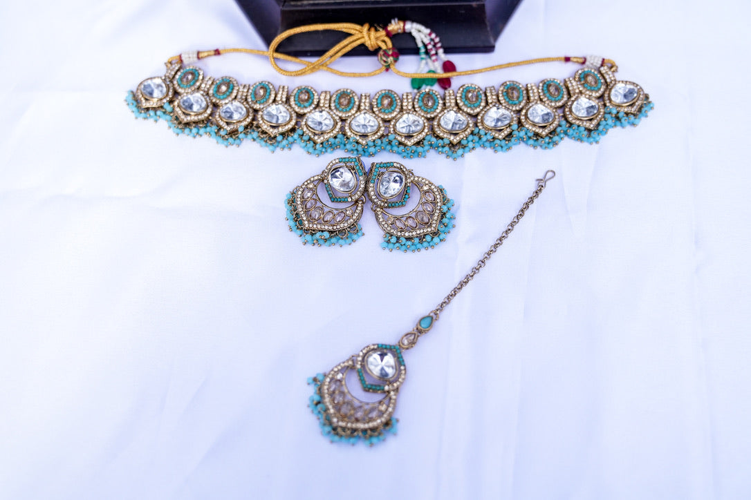 Eira Necklace Set