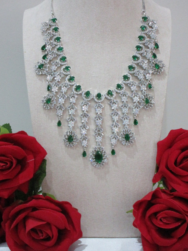 Shaalvi Necklace Set