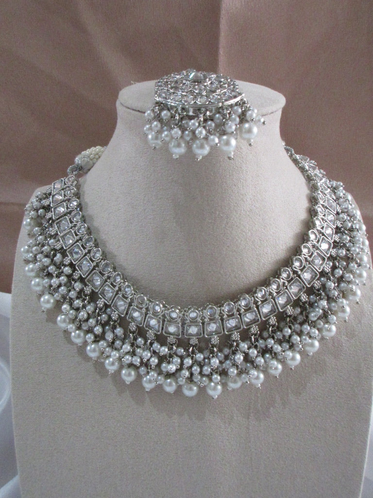 Esha Necklace Set