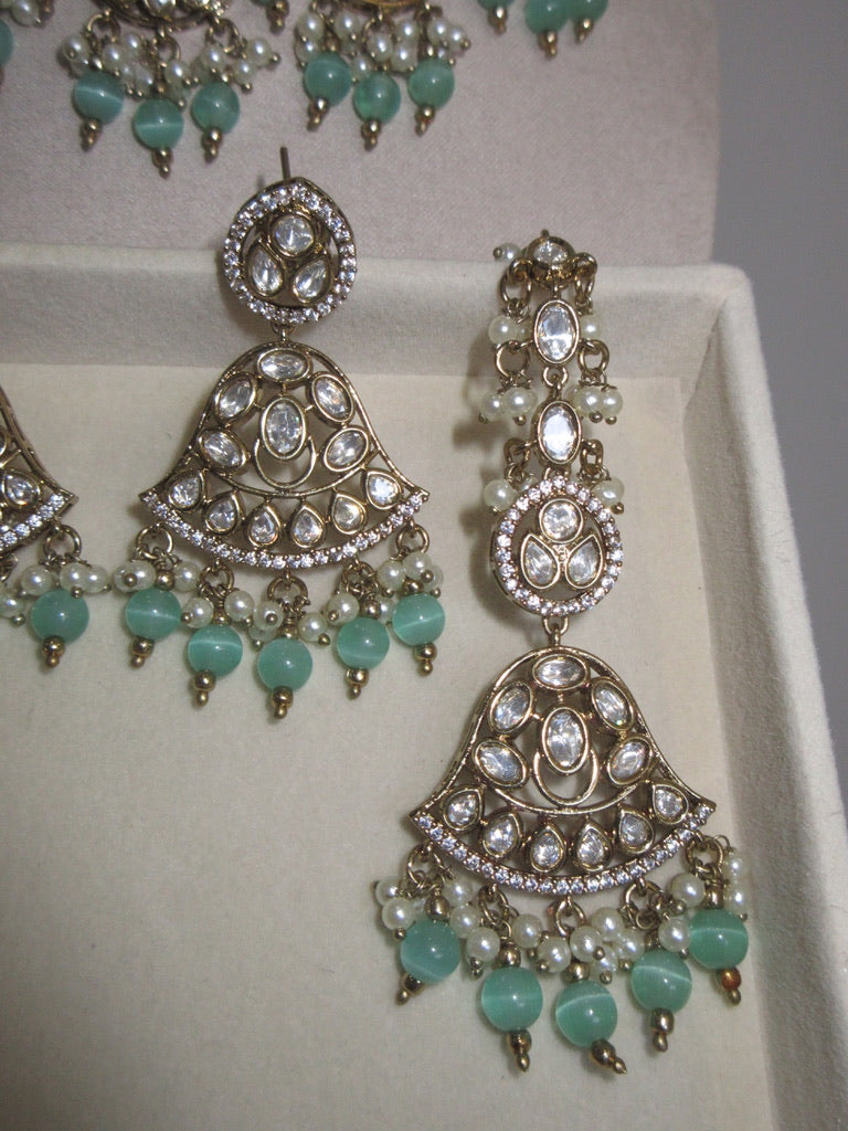Rhea Necklace Set