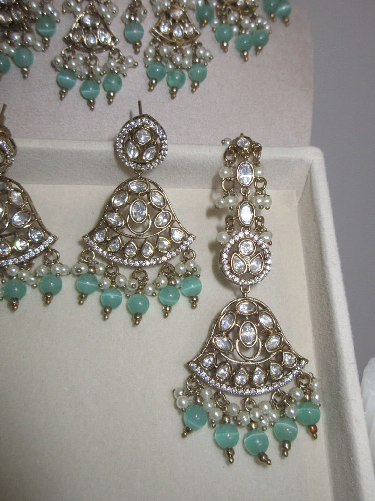 Rhea Necklace Set