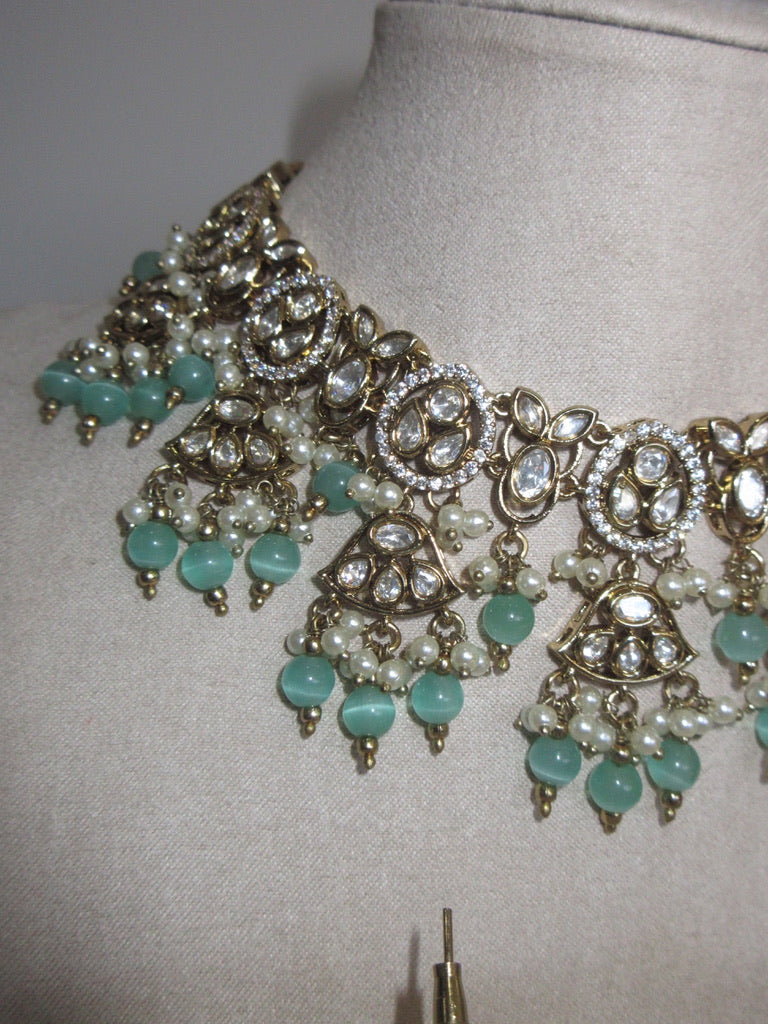 Rhea Necklace Set