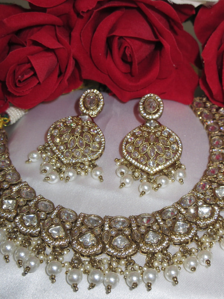Eshika Necklace Set