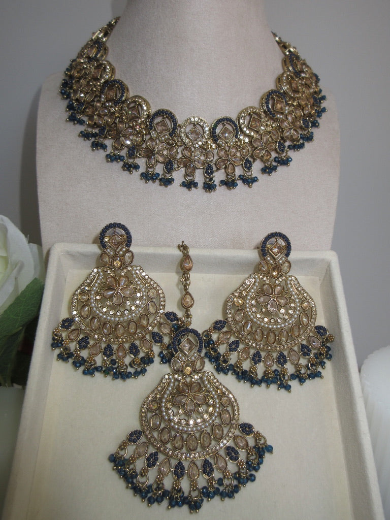 Mahika Necklace Set