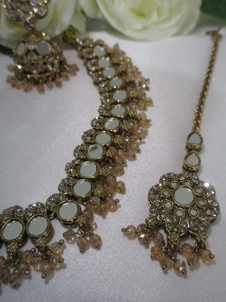 Vedika Necklace Set