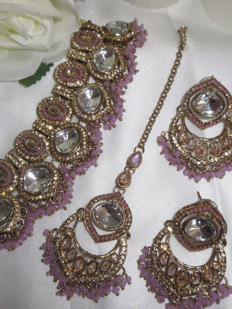 Laya Necklace Set