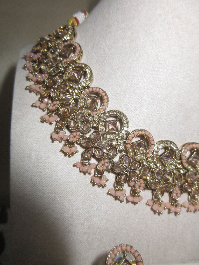 Kyna Necklace Set