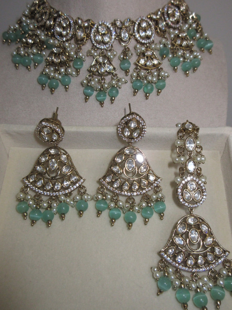 Rhea Necklace Set