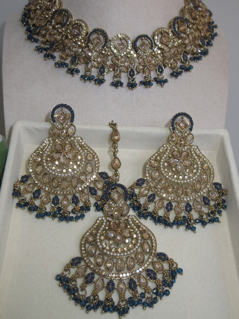 Mahika Necklace Set