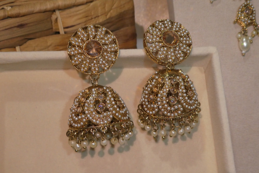 Vanya Necklace Set
