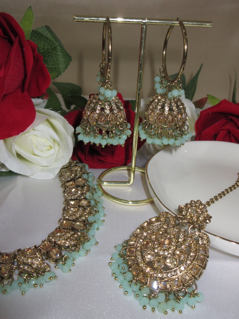 Aashi Necklace Set
